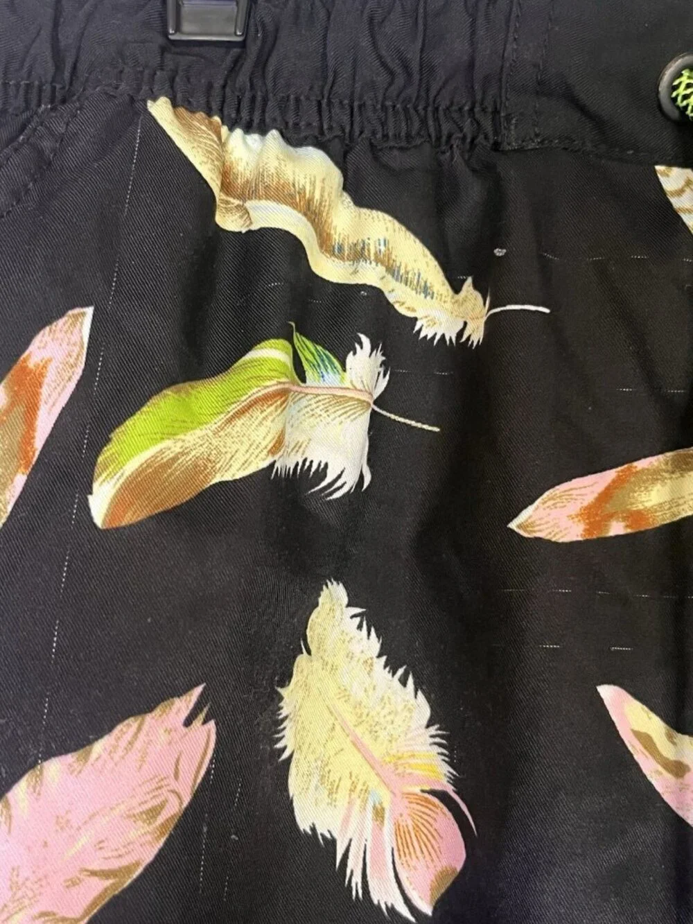 Page One Men's Black Feather Pattern Swim Shorts Size Large Quick Dry Mesh Linin